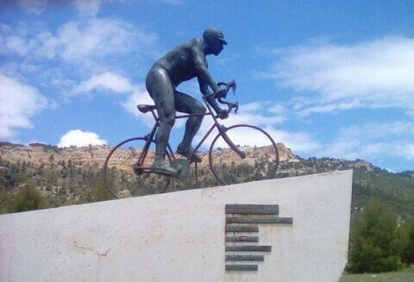 La Diputación de Alicante restituirá el 'Monumento al Ciclista'