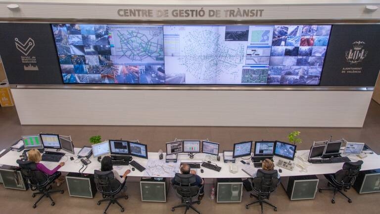 Un recurso obliga a suspender la adjudicación a Etra de la gestión del tráfico en València
