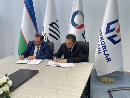 La tecnología del ITC llega a Uzbekistán a través de un convenio para la investigación cerámica