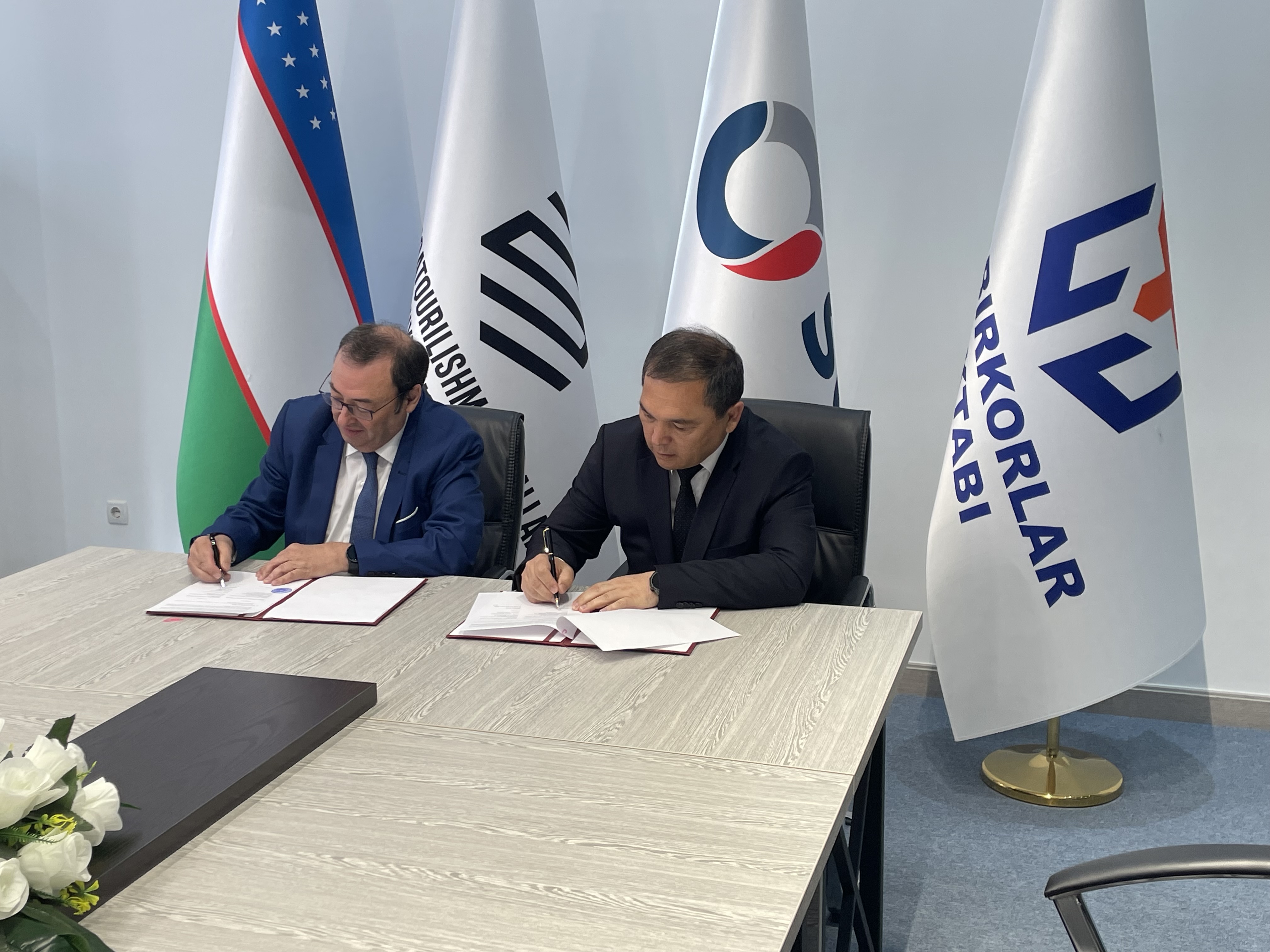 La tecnología del ITC llega a Uzbekistán a través de un convenio para la investigación cerámica