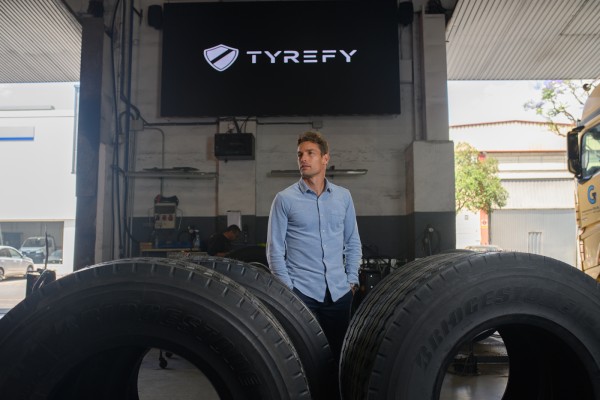 Tyrefy, la 'startup' valenciana que empareja neumáticos de cualquier parte del mundo