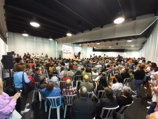 Compromís per Elx marca terreno y gestión en su mitin central con un Errejón que extasió al público