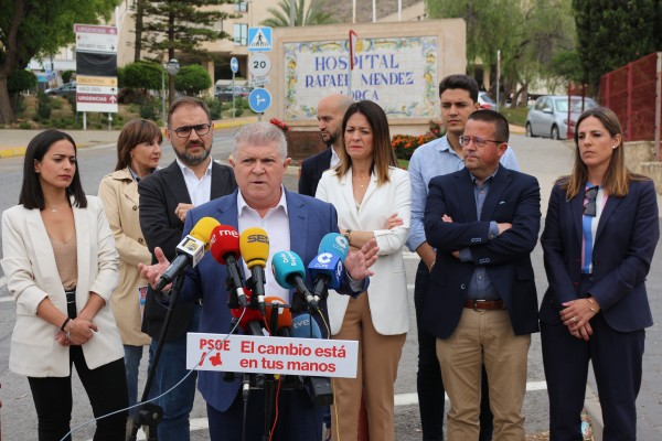 Vélez se compromete a subir la inversión en Atención Primaria hasta al 25% del presupuesto sanitario