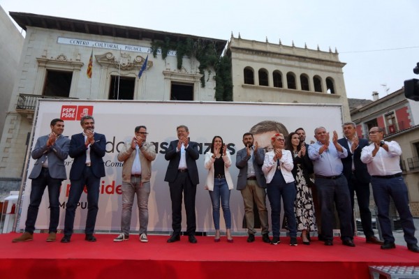 Puig saca pecho de la ejecución plan del Edificant y promete el Tram en la Vega Baja