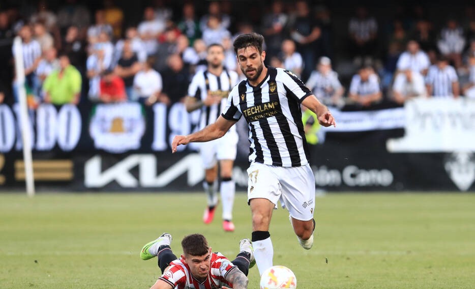 El Castellón crece con Salva Ruiz: no pierde desde la vuelta del lateral a los terrenos de juego