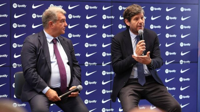 Mateu Alemany da marcha atrás y propone a Laporta continuar en el club