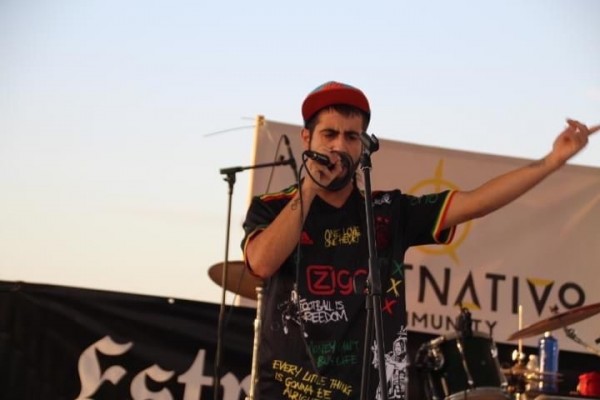 Música para no dejar los estudios: IES Torrellano e IES Misteri d'Elx protagonizan un concierto de rock
