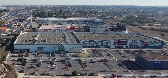 Aliseda Inmobiliaria vende por 26,5 millones el parque comercial 
El Osito a la francesa Iroko ZEN 
