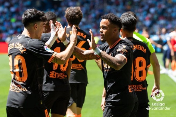 Kluivert se quita la etiqueta de revulsivo
