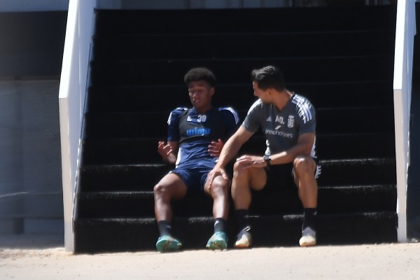 El extremo Ureña sufre una rotura fibrilar y puede haber dicho adiós a la temporada con el Efesé