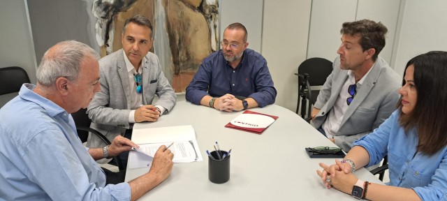 Contigo Elche se compromete ante notario que si no cumple su programa se irá a los tres años

