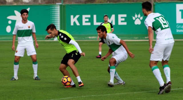 Toril da minutos a los menos habituales con un partido ante el juvenil

