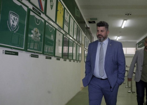 Bragarnik reorganiza el área deportiva