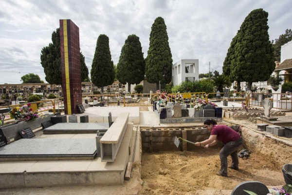 El Consell licita la exhumación de víctimas de 49 fosas: buscan 228 cuerpos en Castelló