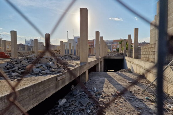Sin pujas: queda desierta la subasta del gran edificio 'a medias' de Almassora por 15 millones