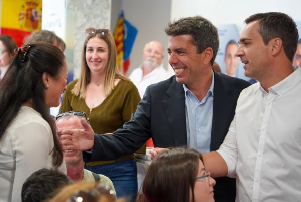 Mazón lamenta en Pego la falta de ayudas contra la sequía y promete infraestructuras para tener más agua