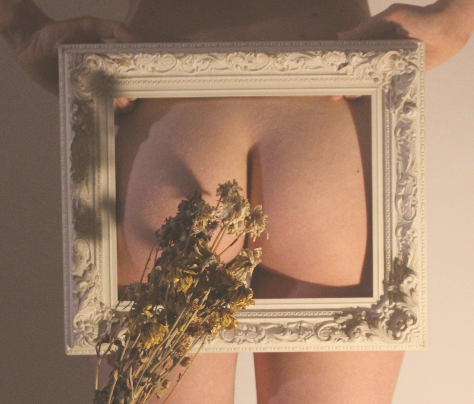 Les Pinyes convierten la obra de Joan Brossa en un cabaré