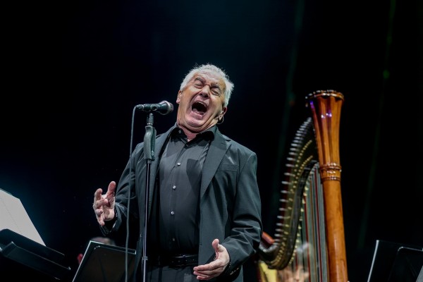 Víctor Manuel trae su gira 75 aniversario a València