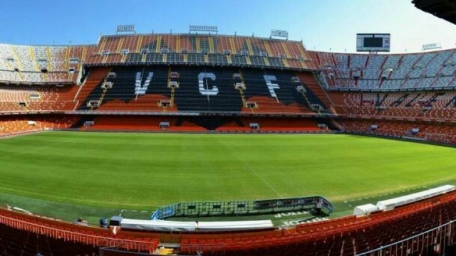 Las cinco grandes reformas de Mestalla y un cambio de estadio que no llega
