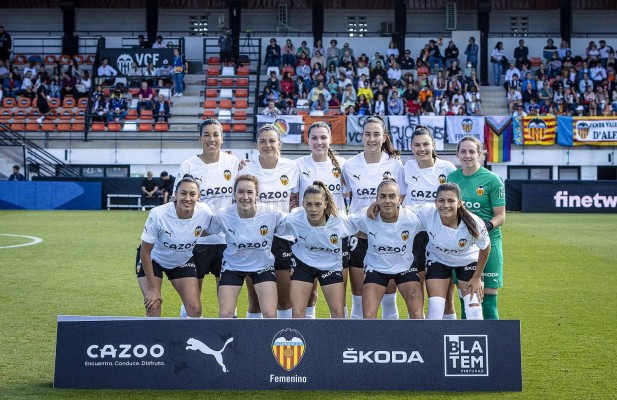 El Valencia se despide del Puchades con derrota