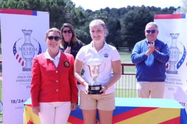 Cloe Amión ofrece un recital para proclamarse Campeona de España S18