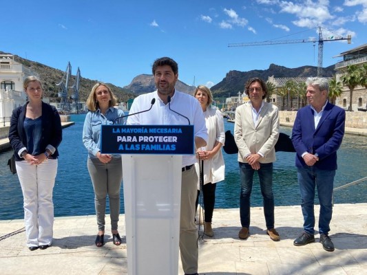 López Miras promete educación gratuita de 0 a 3 años y rebajas de impuestos por hijos menores de 12