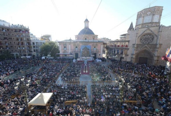 Representantes políticos asisten a Missa d'Infants para 