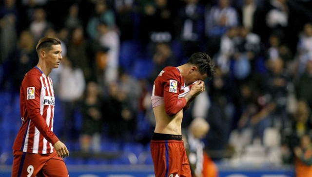 El Atlético tropieza en Riazor