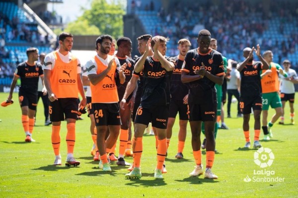 Los canteranos rescatan al Valencia del descenso