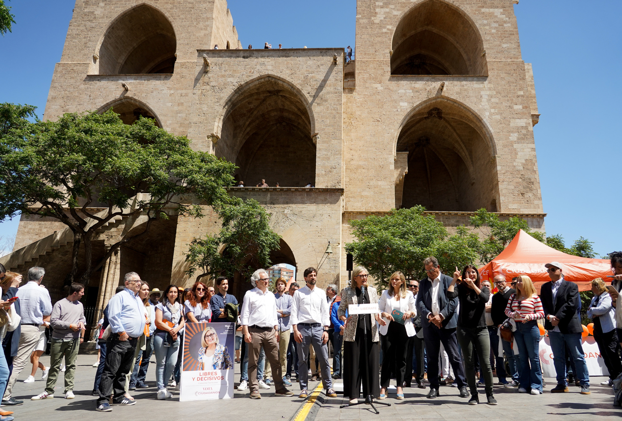 Ciudadanos trata de vender su alternativa de centro en València con críticas al Botànic y a la derecha 