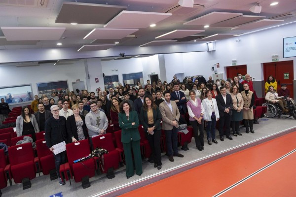Fundación Once otorgó más de un millar de becas para personas con discapacidad en 2022