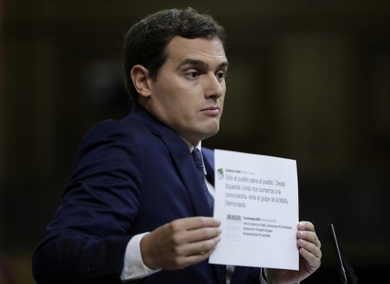 Rivera vigilará que Rajoy cumpla los compromisos firmados 