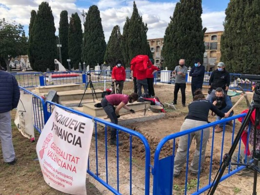 El Consell excavará otras cinco fosas en busca de represaliados en el cementerio de Alicante