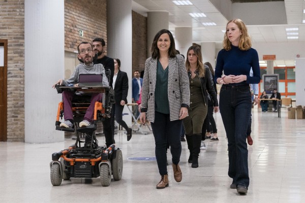 Podemos registra, en pleno inicio de campaña, una ley para duplicar el impuesto a la banca