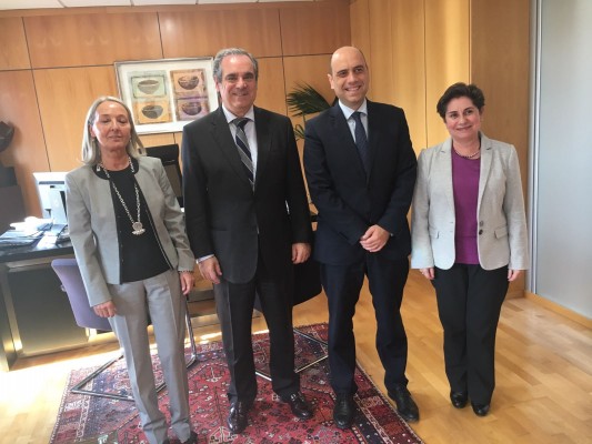 Alicante recaba apoyos en Murcia para captar la Agencia Europea del Medicamento tras el 'Bréxit'