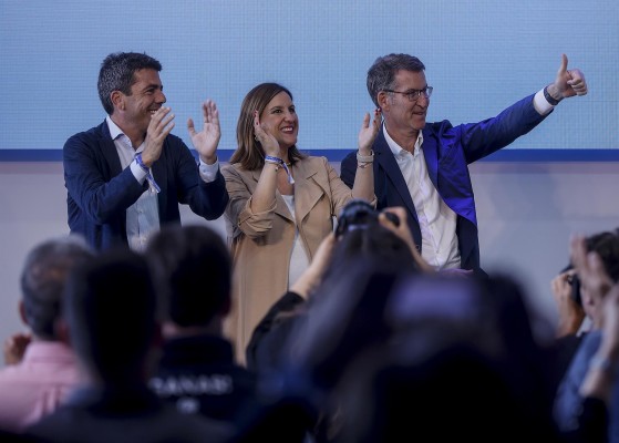 Feijóo promete que desbloqueará la ampliación norte del Puerto de València