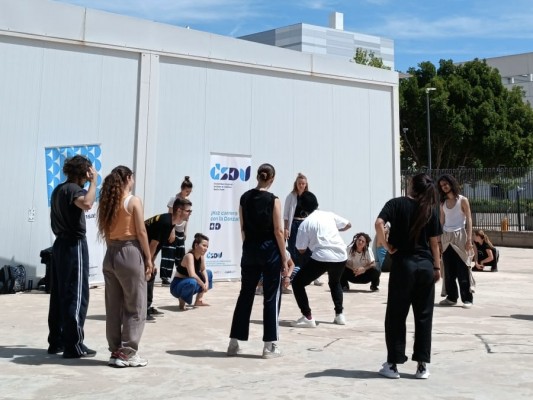 El Cabanyal, escenario de una batalla de baile al aire libre