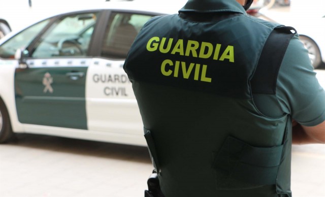 Detenidas cinco personas en Málaga por estafar 79.800 euros a una empresa azulejera de Castellón