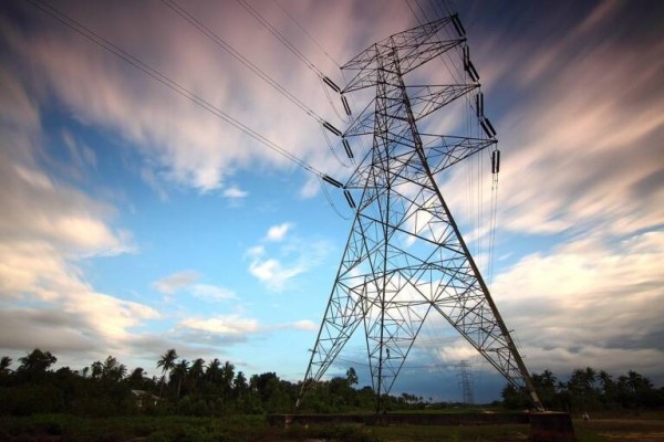 Los valencianos, entre los que menos cambian de compañía eléctrica en España