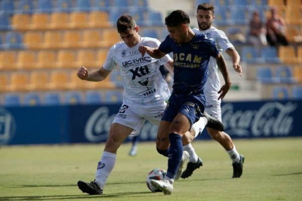 UCAM CF y Yeclano se juegan la promoción y a los universitarios les vale empatar en Granada