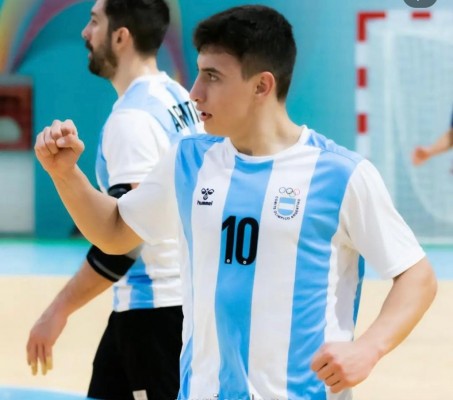 El extremo argentino Lautaro Robledo ficha por el Balonmano Benidorm
