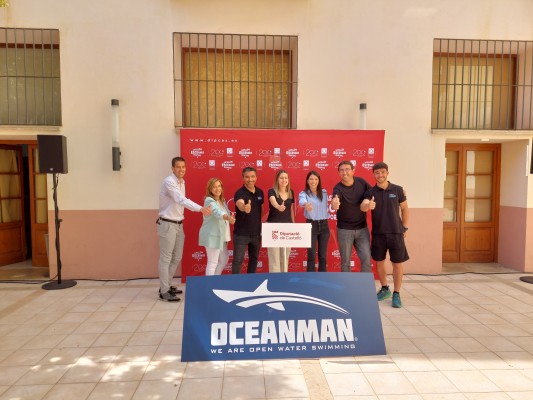 Al menos 600 nadadores se pondrán a prueba en la tercera Oceanman entre Benicàssim y Oropesa 