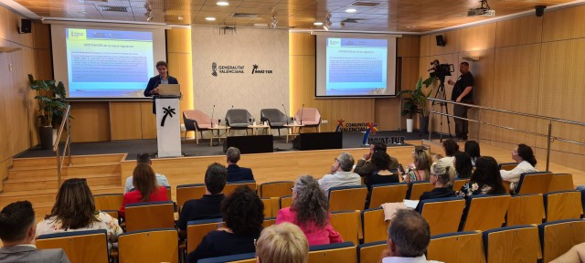 Turisme presenta al sector el nuevo decreto que regula los establecimientos de restauración
