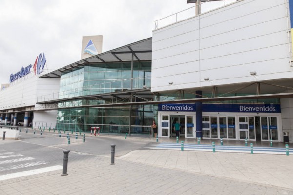 Carrefour relanza el centro comercial Puerta de Alicante como complejo empresarial y de ocio