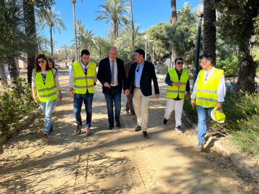 Alicante supervisa la reforma del parque de El Palmeral, pendiente de su segunda fase