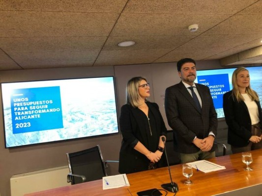 El bipartito de Alicante mueve las cuentas otra vez: 1,7 millones para ayudas con 122 no gastados