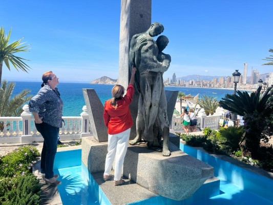 Ciudadanos Benidorm exige la restauración de esculturas y monumentos emblemáticos