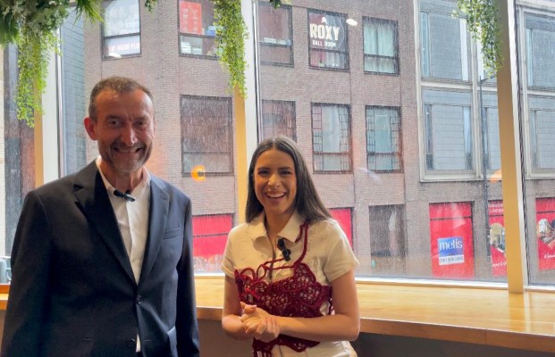 El alcalde de Elche y la edil de Fiestas se desplazan a Liverpool para apoyar a Blanca Paloma 