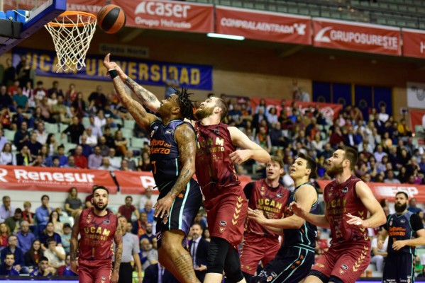 El UCAM vuelve a optar a ser octavo y eso pasa por ganar un partido más que el Valencia en el esprint