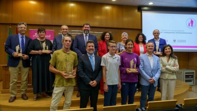 Alicante recibe una distinción nacional por las viviendas intergeneracionales de Plaza América